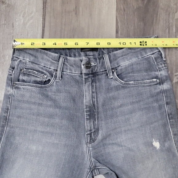 Mother High Waisted Looker Ankle Nick Fray Jeans - Picture 9 of 16